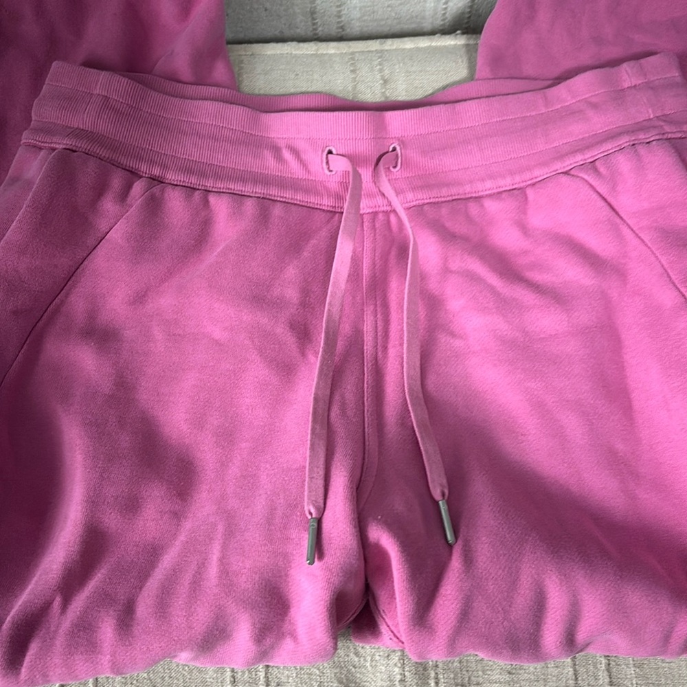 Pink lululemon scuba high rise sweatpants